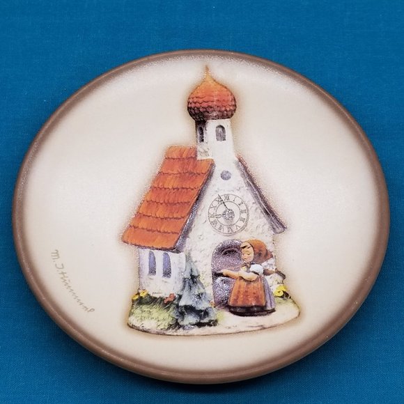 Vintage M.J. Hummel Century Collection Plate Series Bergkirchlein Chapel Time